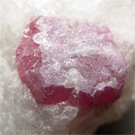 スピネル(Spinel)/カルサイト(Calcite)