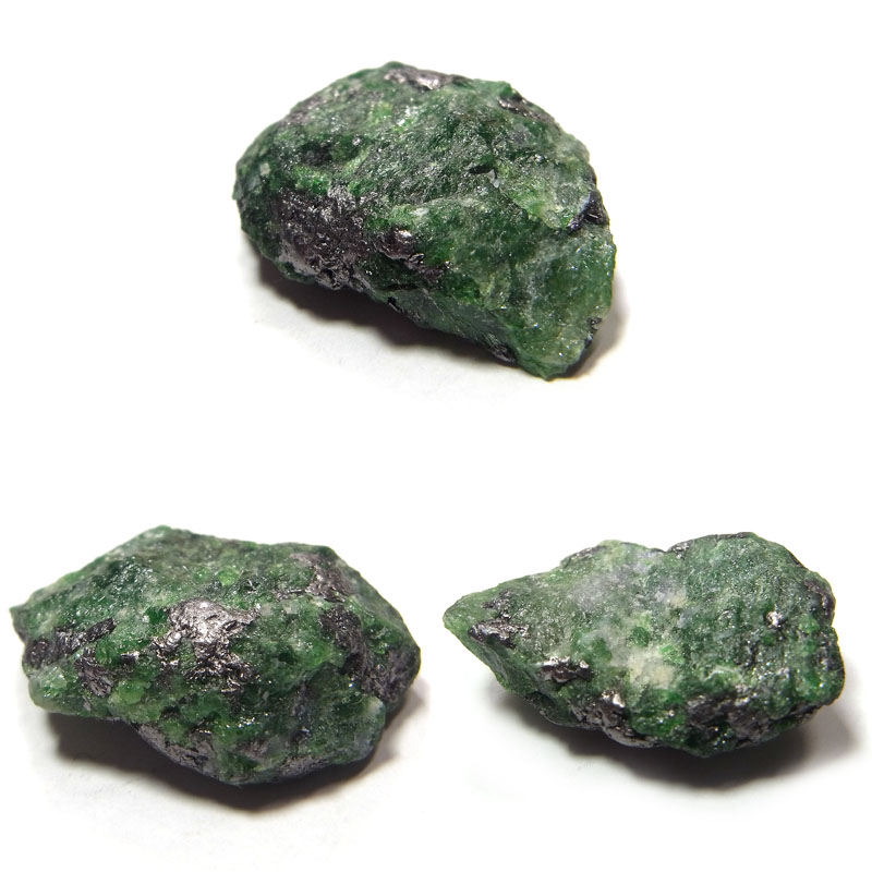ツァボライト(Grossular var. Tsavorite)