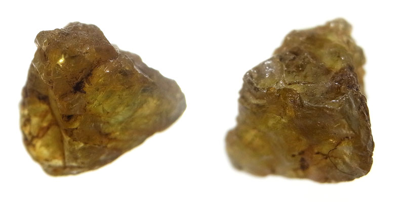 シンハライト(Sinhalite)